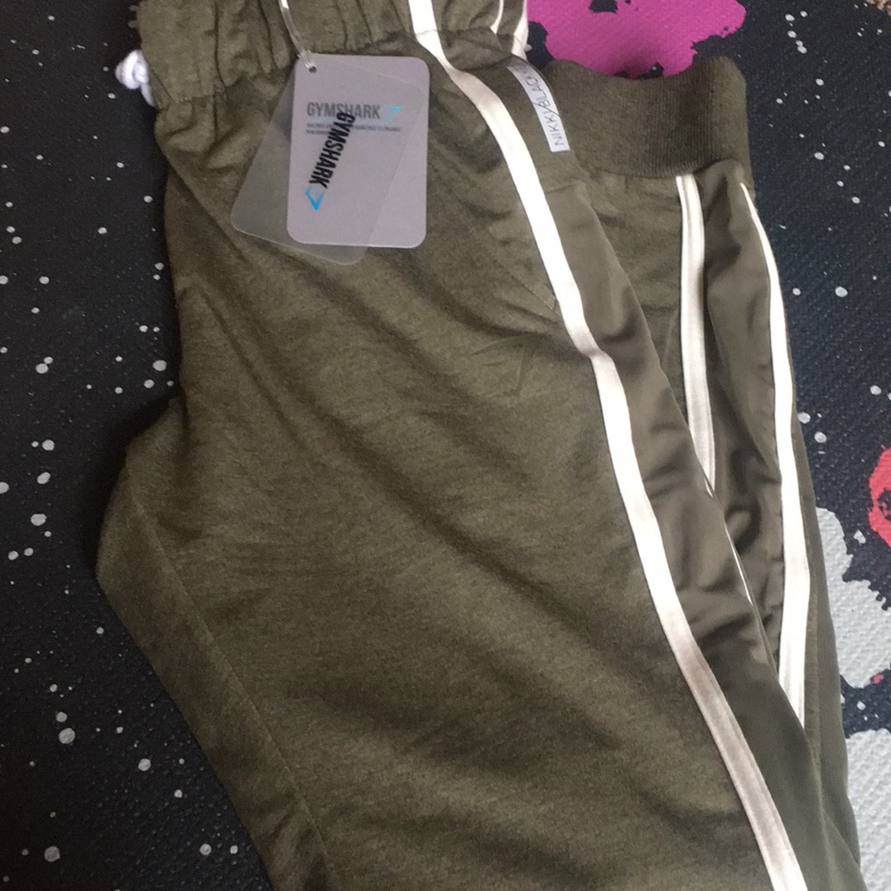 Nikki b joggers